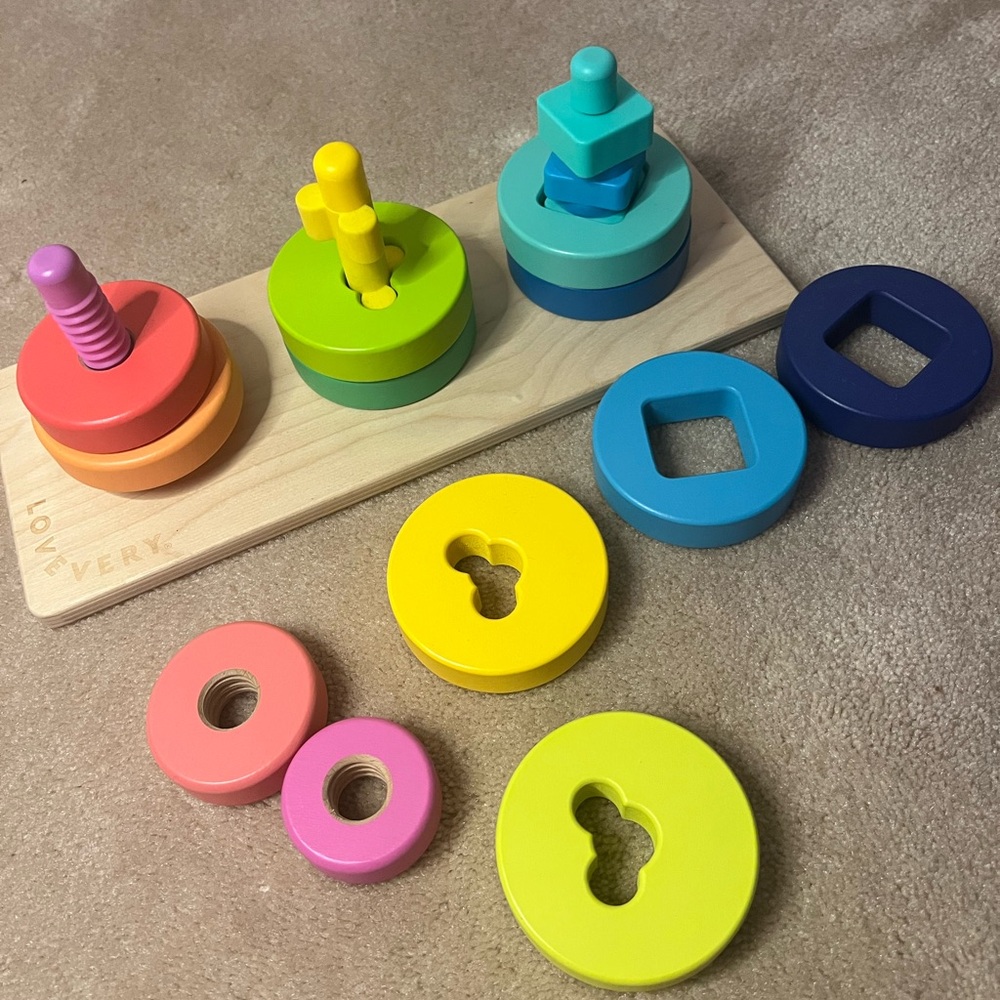Lovevery Twist and Pivot Pattern Puzzle | Toddler Fine Motor Toy